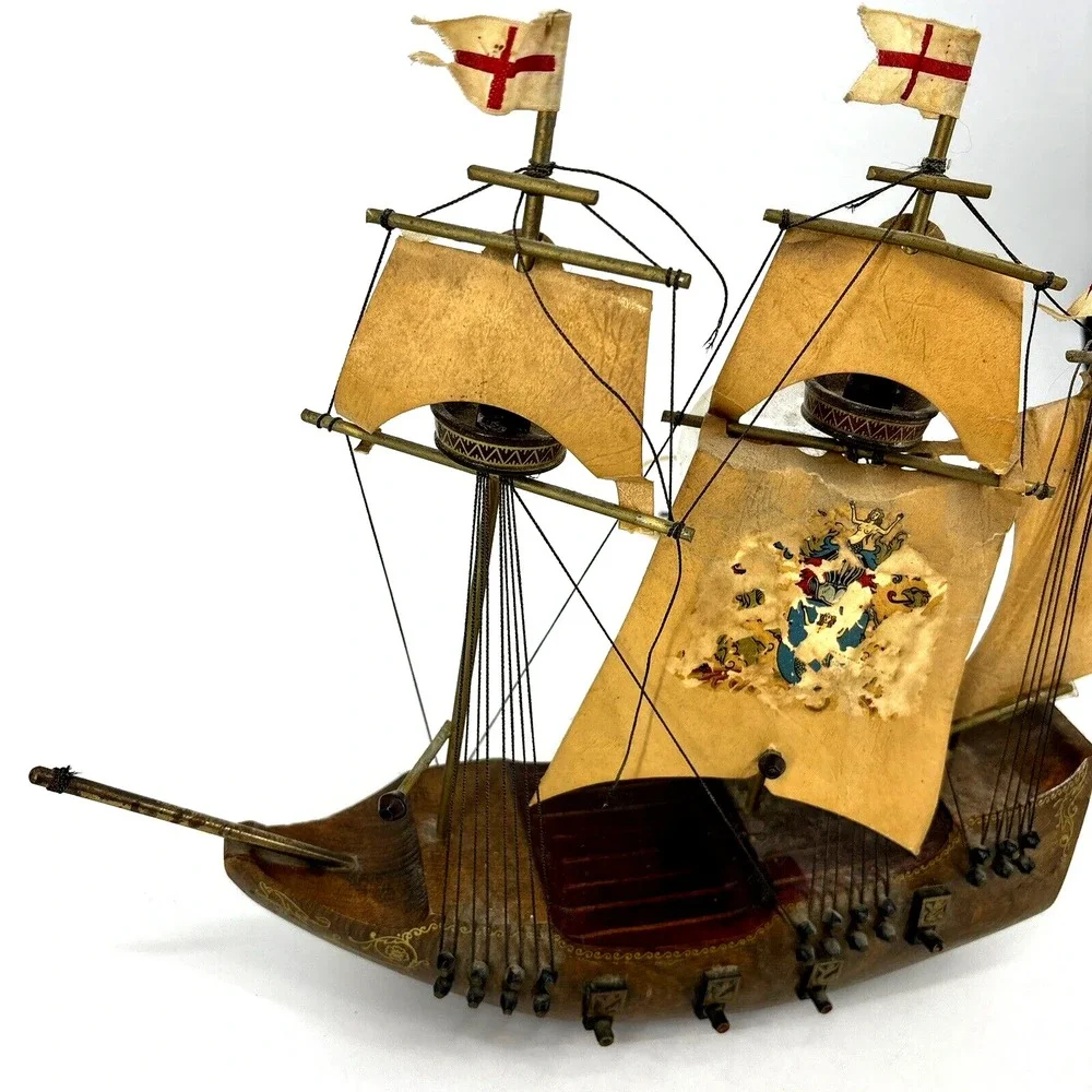 Vintage Underwriters Laboratories Portable‎ TV Lamp Wooden Ship Paper Sails